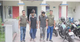 পাবনায় ছেলের সামনে বাবাকে হত্যার ঘটনায় গ্রেপ্তার ৫ আসামি রিমান্ডে